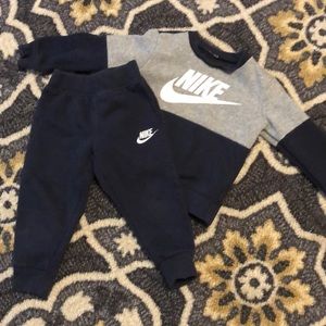 2pc toddler Nike sweatsuit